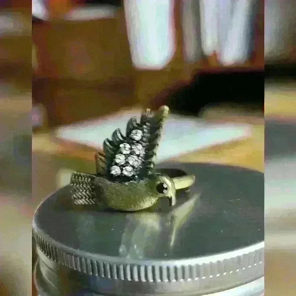 Brass tone bird with clear rhinestones ring size 10 - Picture 7 of 15